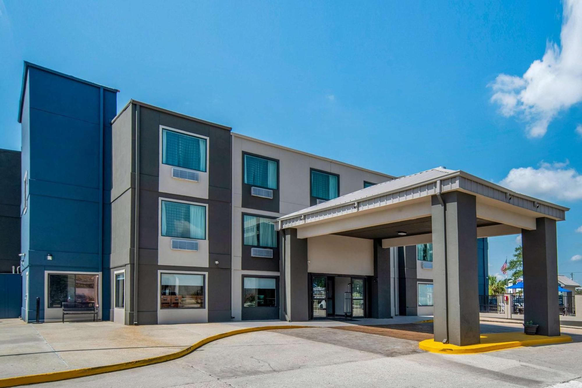 Quality Suites Baton Rouge East - Denham Springs Exteriör bild